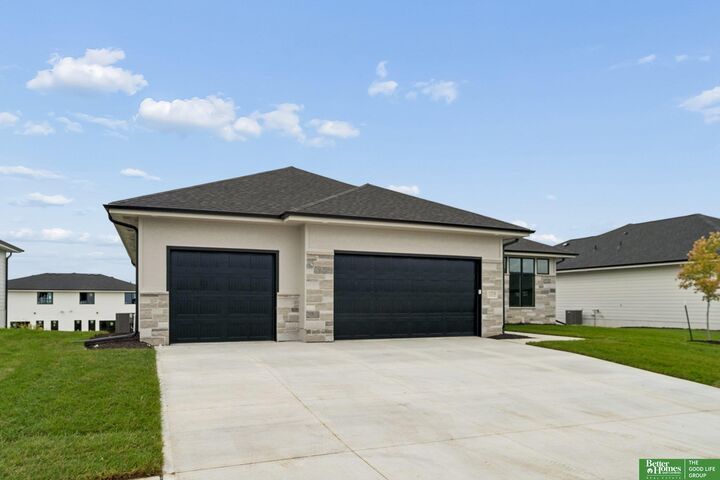 Property Photo: 11718 S 124th Avenue NE 68046