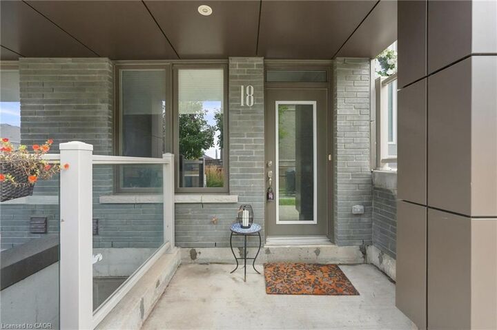 Property Photo:  261 Skinner Road 18  ON L8B 1W6 