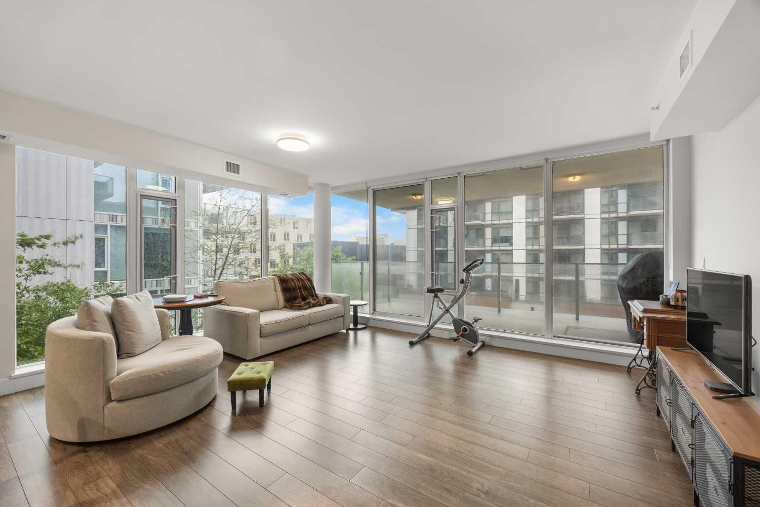 Property Photo: 560 6 Avenue SE 301 AB T2G 1K7