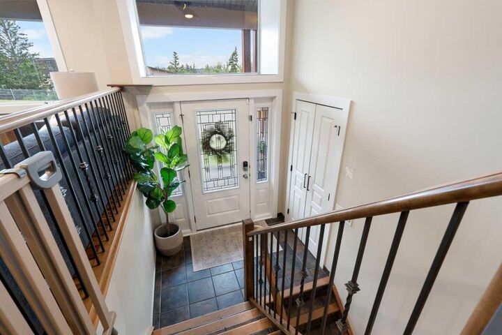 Property Photo:  615 63 Avenue NW  AB T2K 5L3 