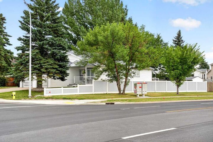 Property Photo: 1224 Allen Street SE AB T4B 1B5