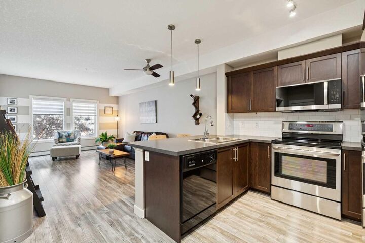 Property Photo:  20 Royal Oak Plaza NW 222  AB T3G 0E6 