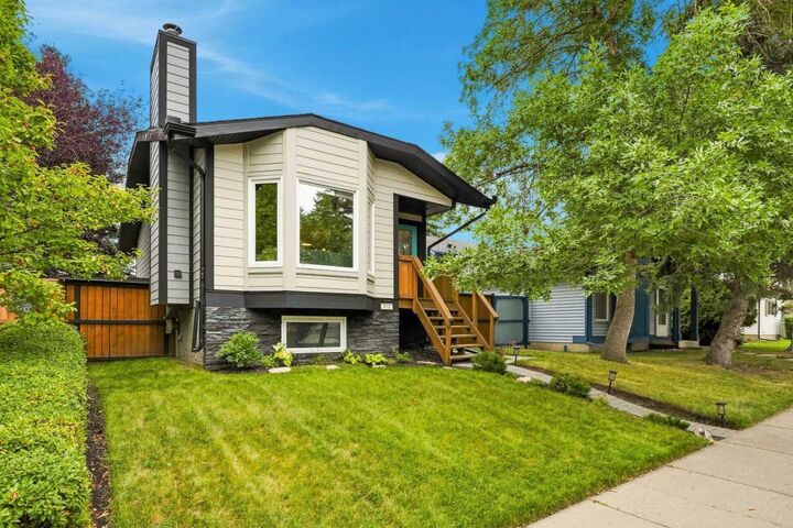 Property Photo:  972 Riverbend Drive SE  AB T2C 3L8 