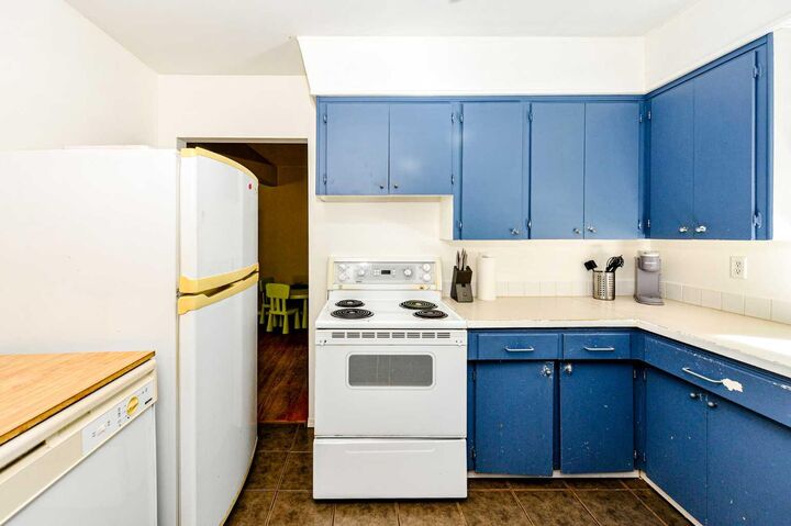 Property Photo:  5911 47 Avenue  AB T4V 0G8 