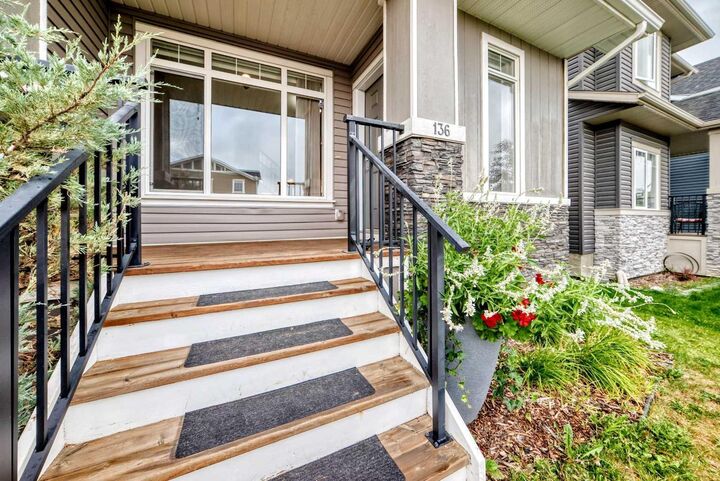 Property Photo: 136 Willow Street AB T4C 0X9