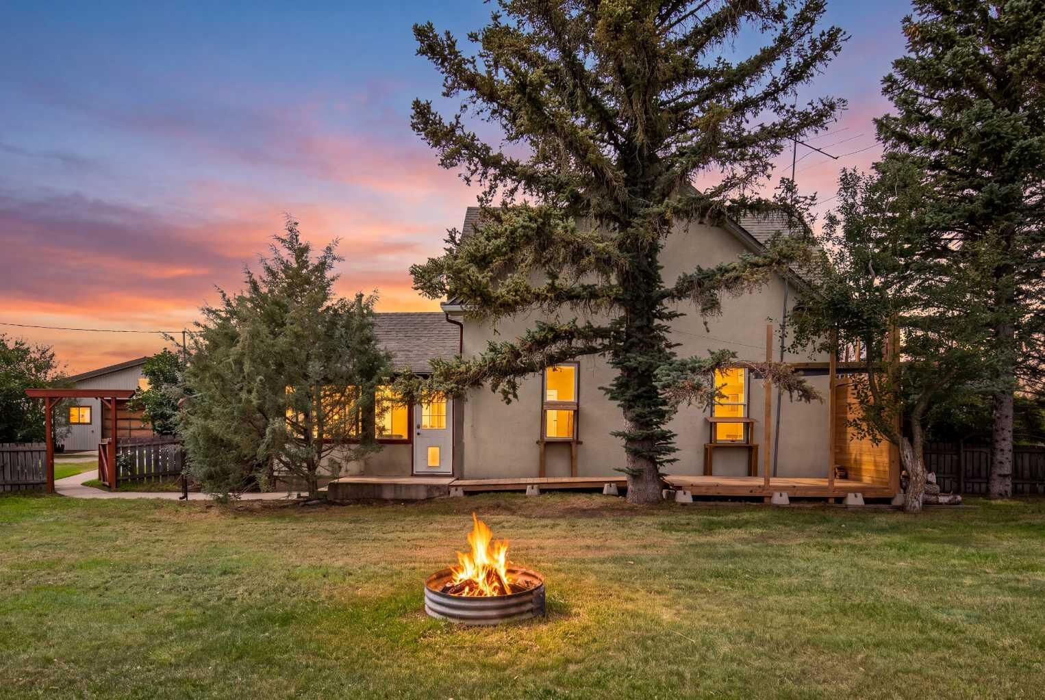 Property Photo: 88111 658 Avenue E AB T0L 0P0