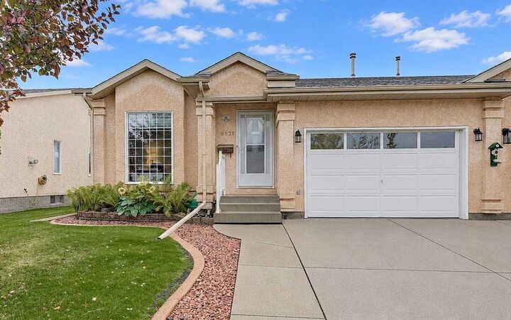 Property Photo: 8935 105 Avenue AB T8X 1H9
