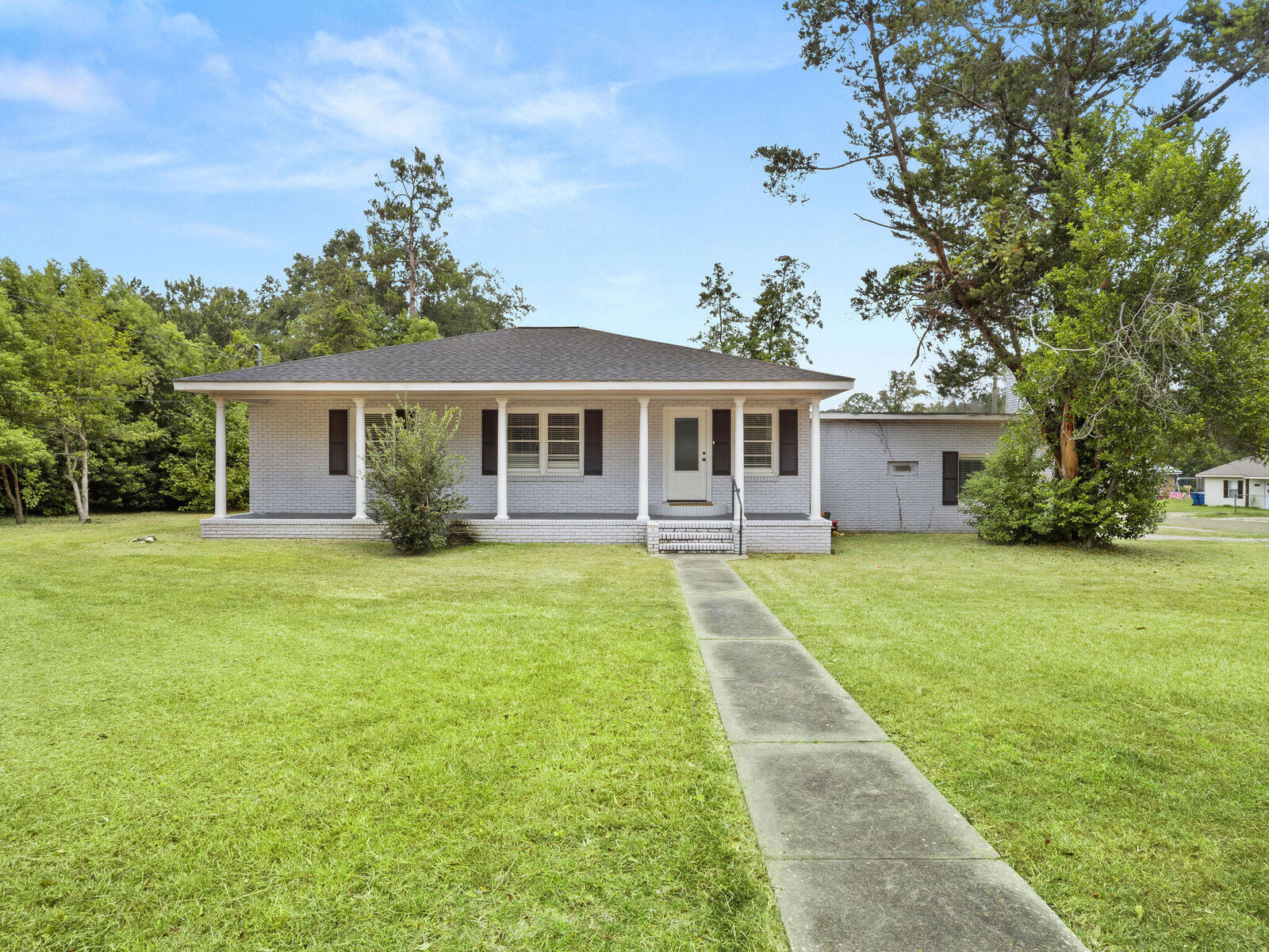 Property Photo:  904 W 5th St  LA 70634 