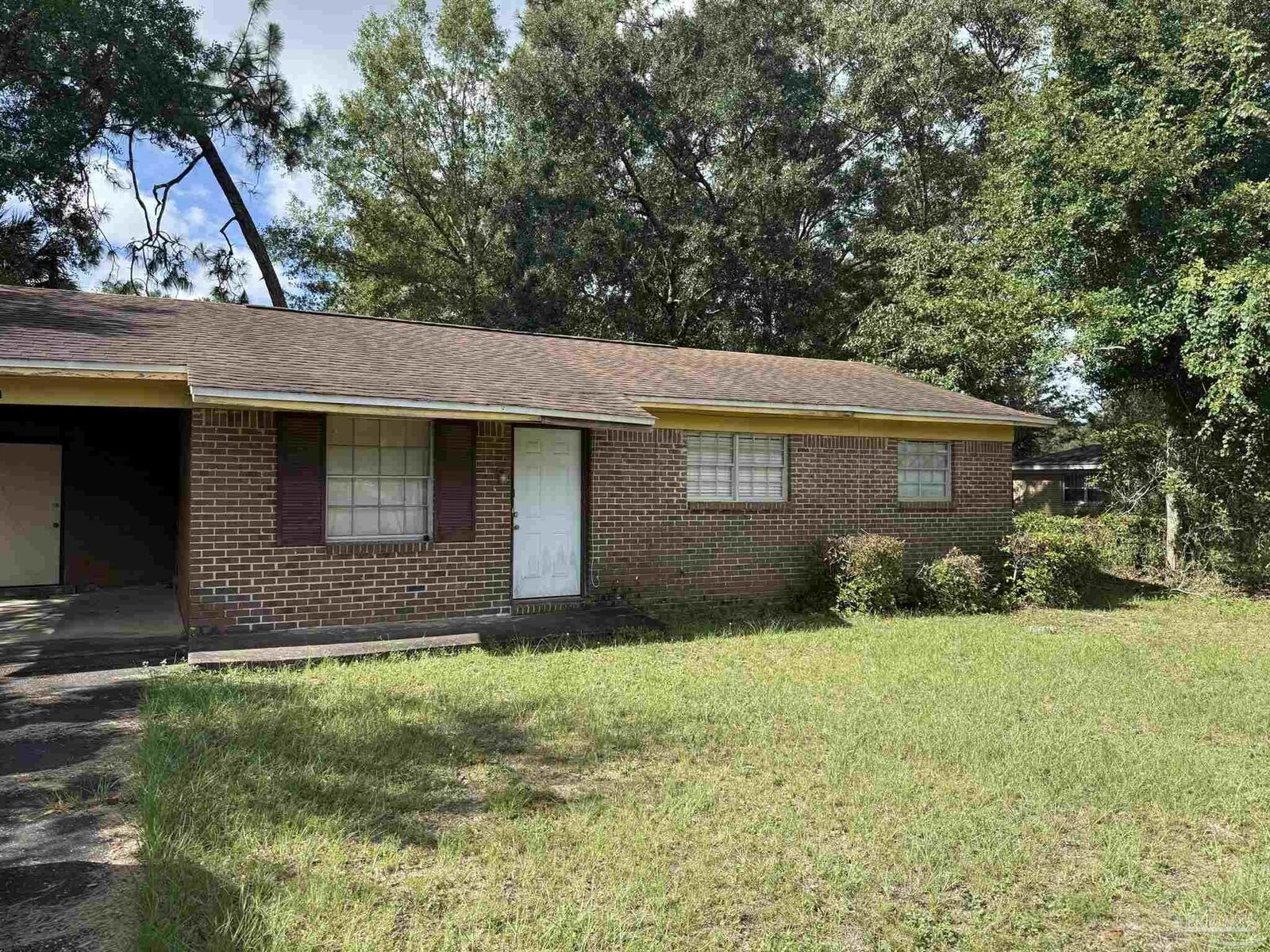 Property Photo:  1131 Germain St  FL 32534 