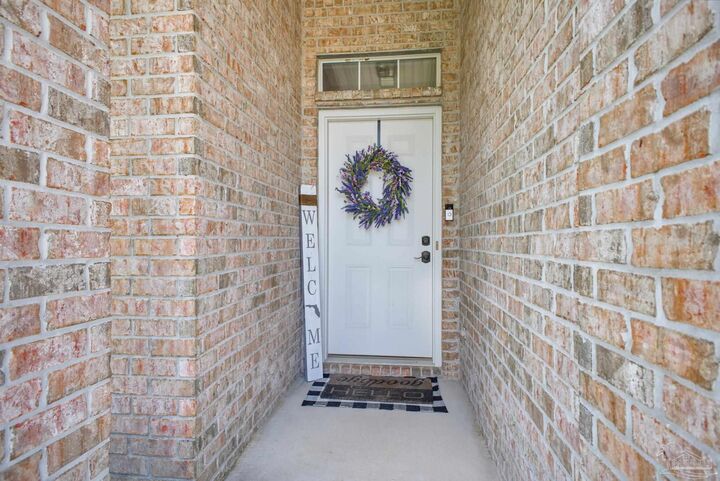 Property Photo:  1465 Joseph Cir  FL 32563 