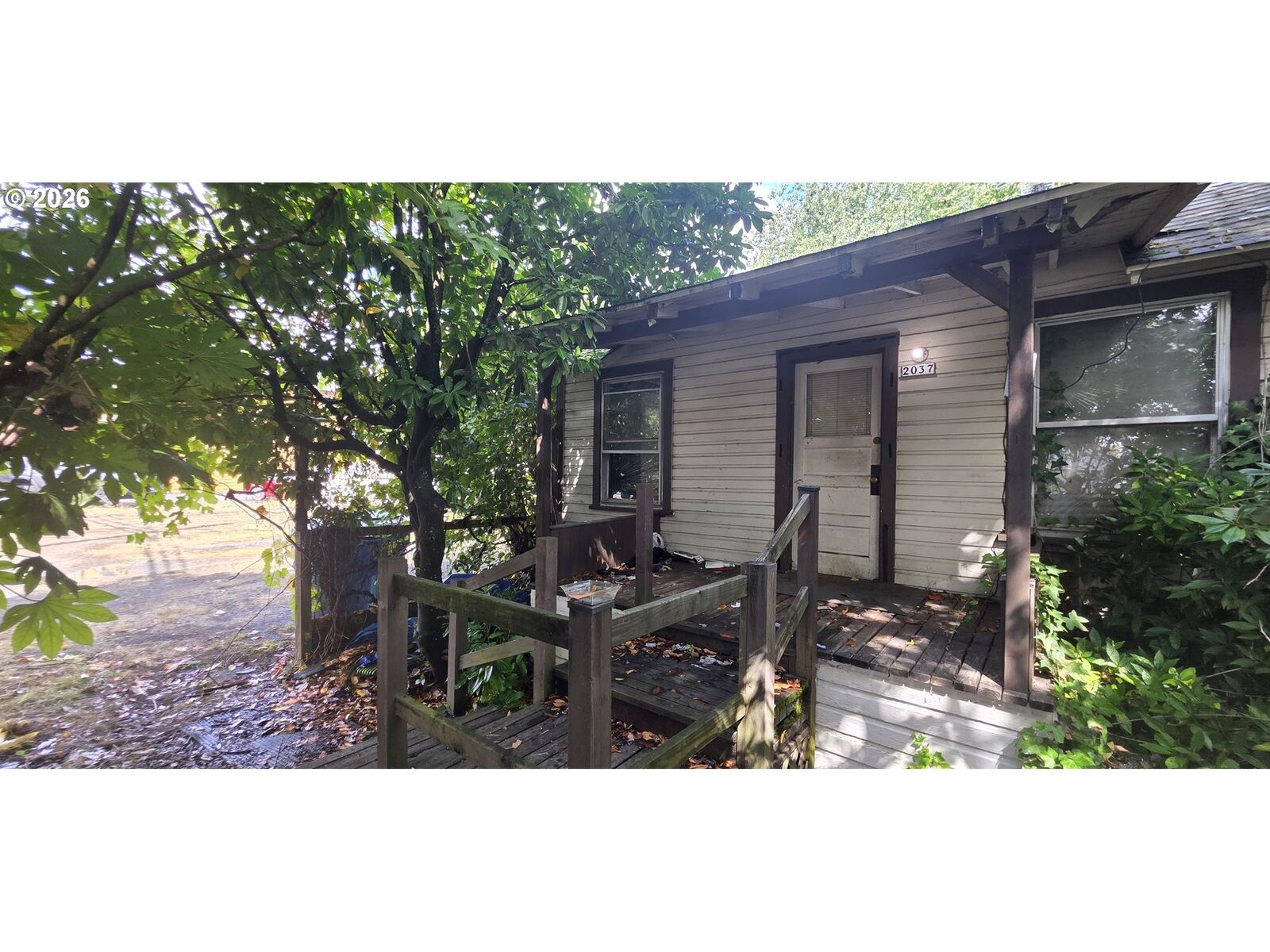 Property Photo:  2037 E St  WA 98671 