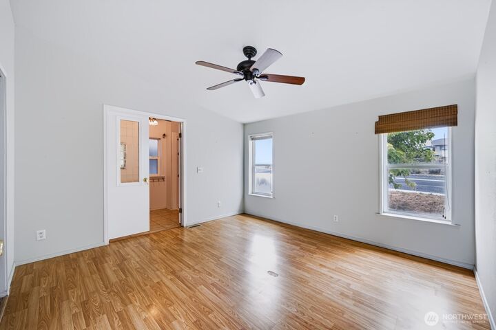 Property Photo:  34 N Ginkgo Street  WA 98823 