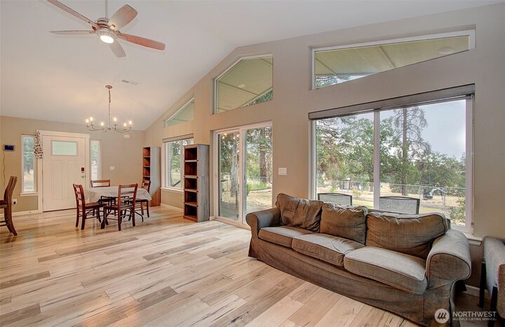 Property Photo:  80  Sara View Drive  WA 98620 