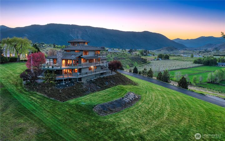 Property Photo:  265  Proctor Boulevard  WA 98831 