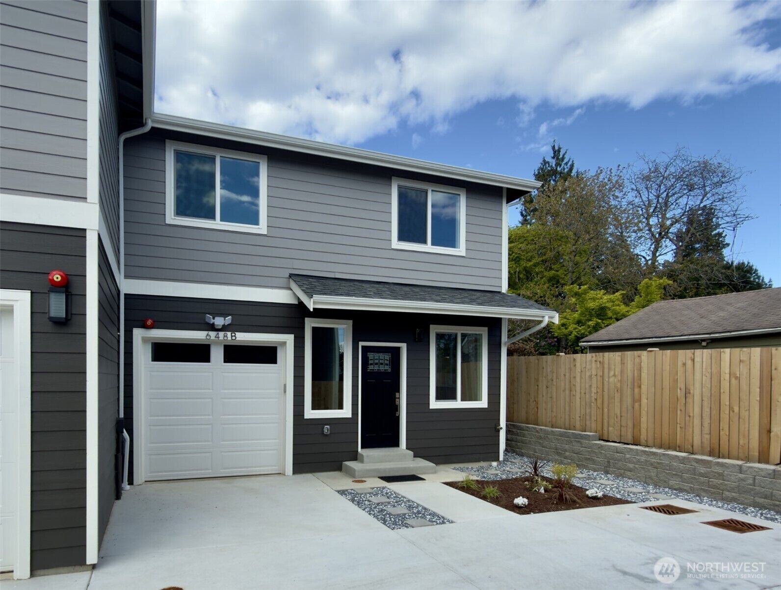 Property Photo: 648 B SW 139th Street WA 98166