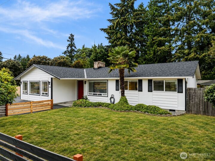 Property Photo: 528 SW 118th Street WA 98146