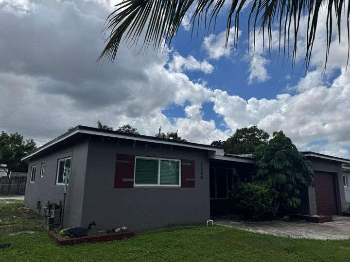Property Photo: 3340 SW 20th Court FL 33312