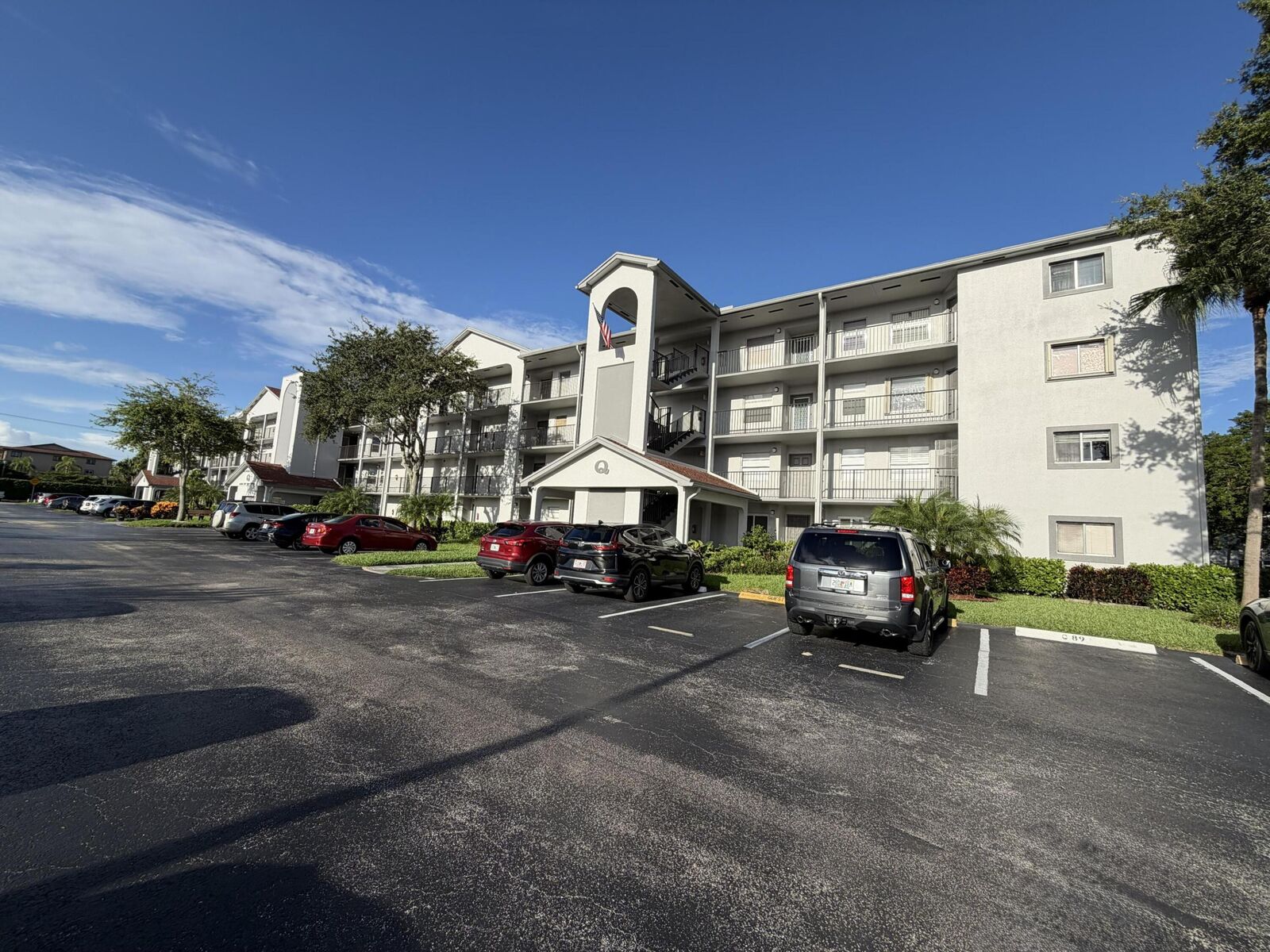 Property Photo:  1400 SW 124th Terrace 105Q  FL 33027 