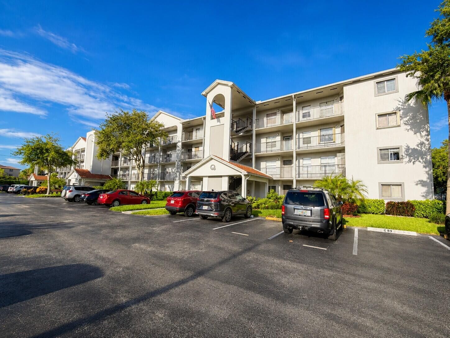 Property Photo:  1400 SW 124th Terrace 105Q  FL 33027 