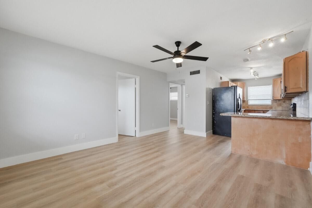 Property Photo:  6191 SW 37th Street 210  FL 33314 