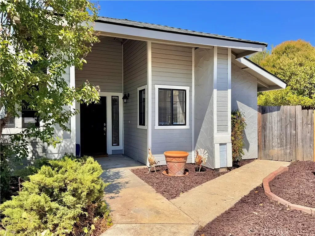Property Photo:  434 Cherokee Court  CA 93446 