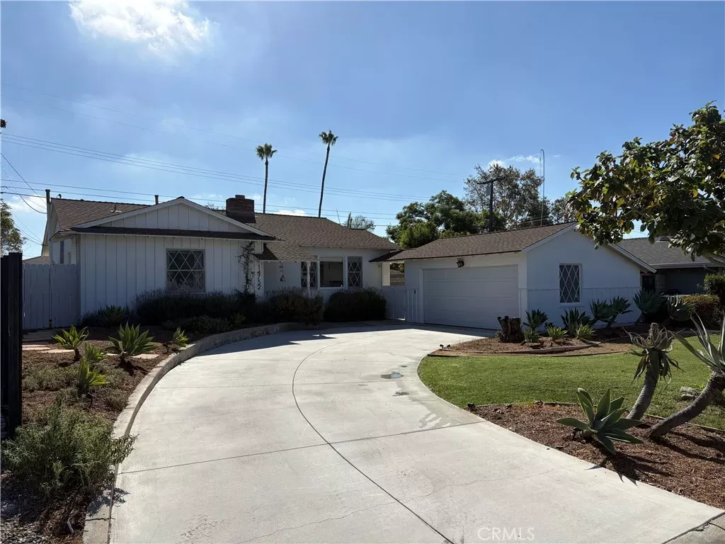 Property Photo:  14752 Romanza  CA 92780 