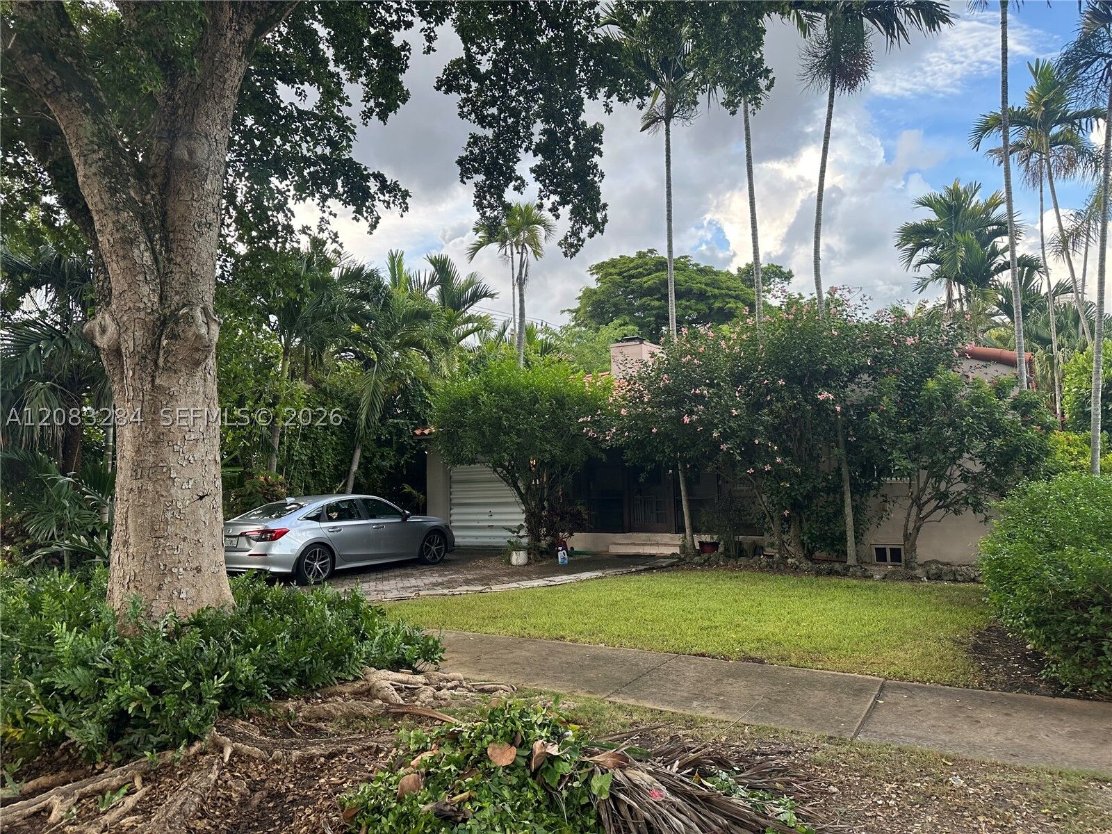 Property Photo: 123 Sarto Ave FL 33134