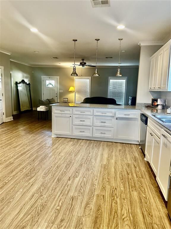 Property Photo: 4025 Briarwood Road LA 70605