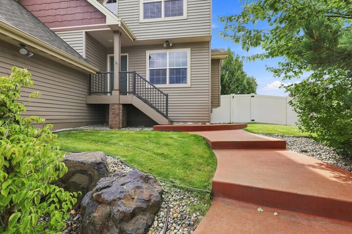Property Photo: 16204 E 10th Ln WA 99037