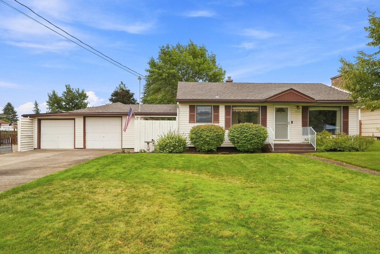 Property Photo: 1502 N Oberlin Rd WA 99206