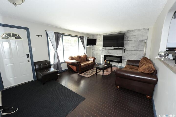 Photo de la propriété: 436 X Avenue S SK S7M 3H8