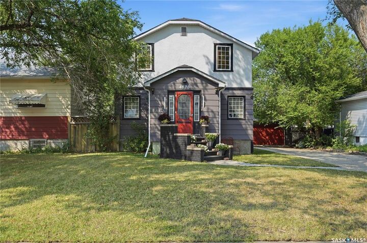 Property Photo:  4828 8th Avenue  SK S4T 0V9 