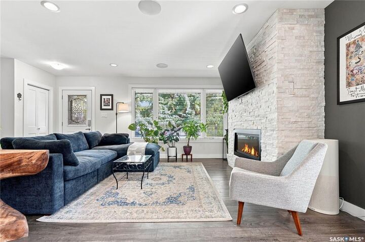 Property Photo:  315 M Avenue N  SK S7L 2S4 