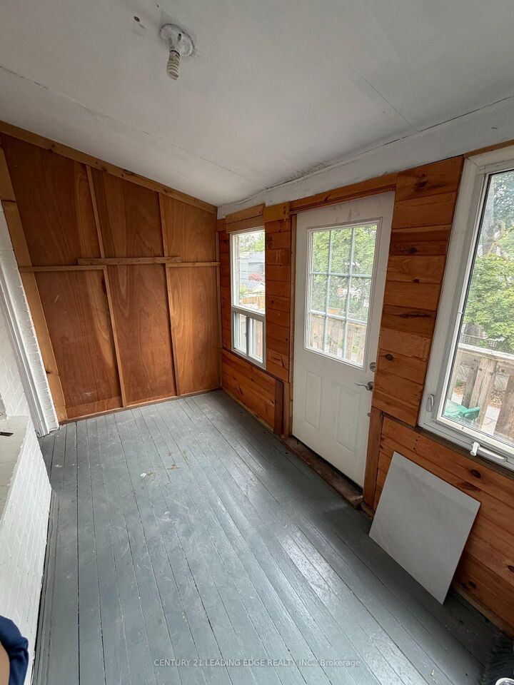 Property Photo: 559A Mt Pleasant Road ON M4S 2M5