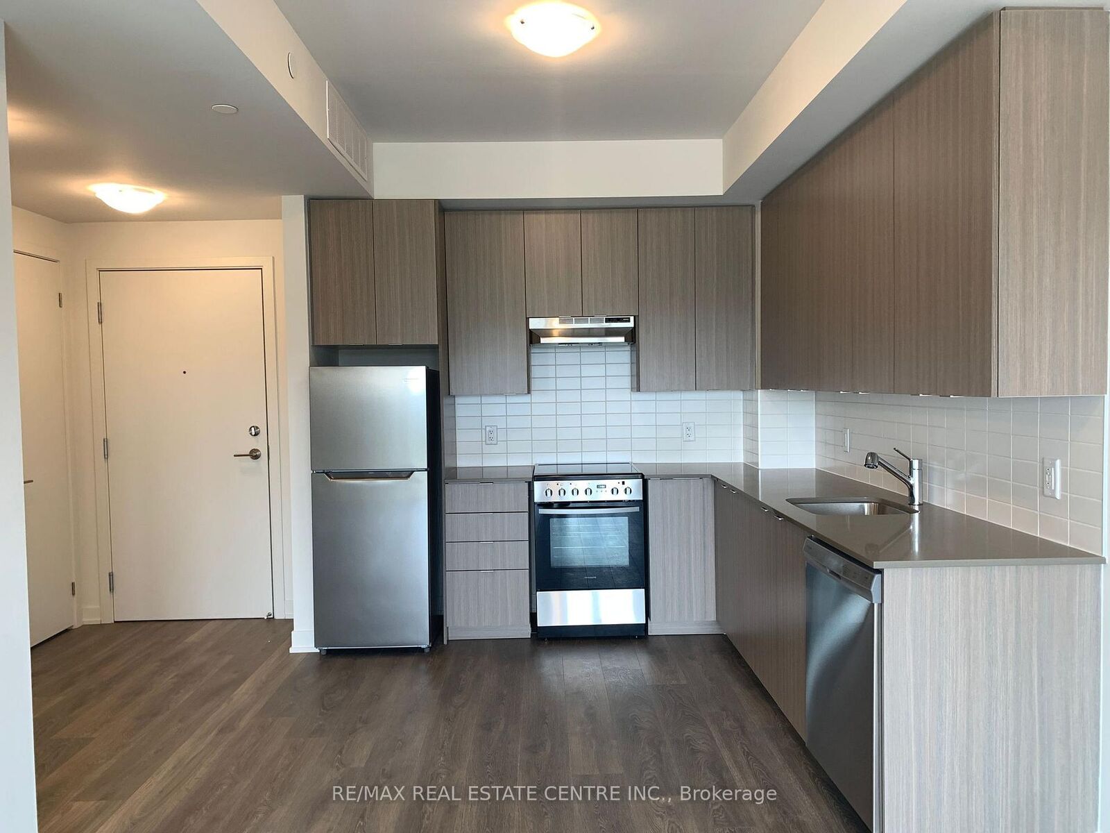Property Photo:  58 Sky Harbour Drive 209  ON L6Y 6J1 