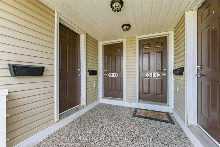 Property Photo:  610 Lakeridge Drive  ON K4A 0H4 