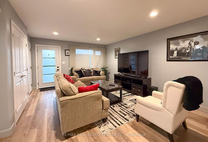 Property Photo:  101 Grassland Grove  ON N7M 0S5 