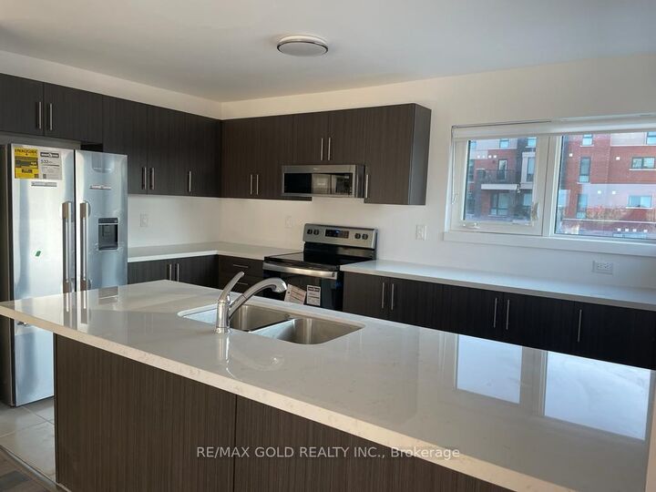 Property Photo:  175 Veterans Drive 25  ON L7A 5L2 
