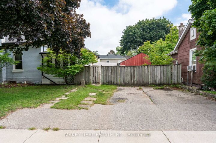 Property Photo:  314 Queen Street  ON N4S 1M1 
