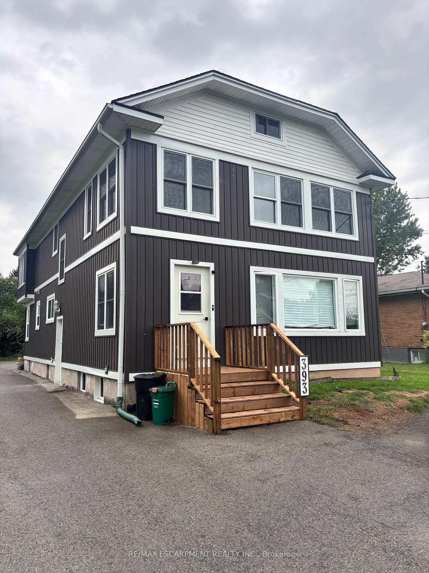 Property Photo: 393 Bowen Road Lower ON L2A 2Z2