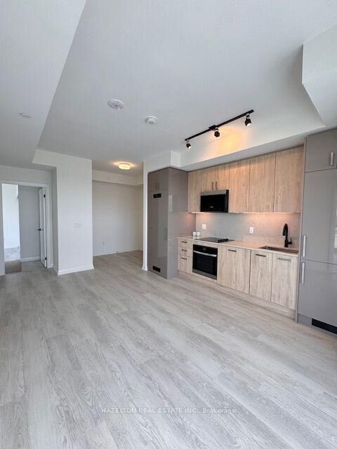 Property Photo:  280 Dundas Street W 2511  ON M5T 1G2 