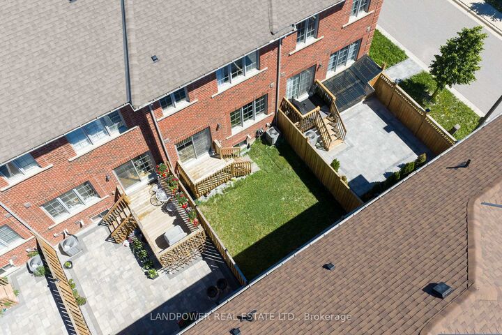 Property Photo:  11 Bellflower Lane S  ON L4E 1E7 