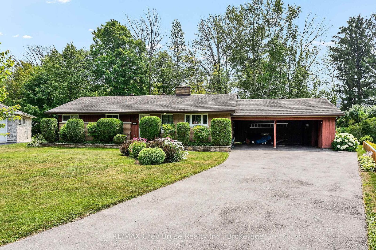 Property Photo:  336 6th Avenue E  ON N4K 2T6 