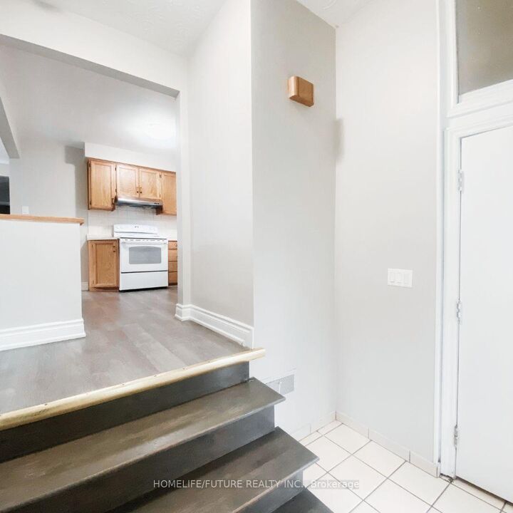 Property Photo:  5 Watson Street  ON M1C 1E2 