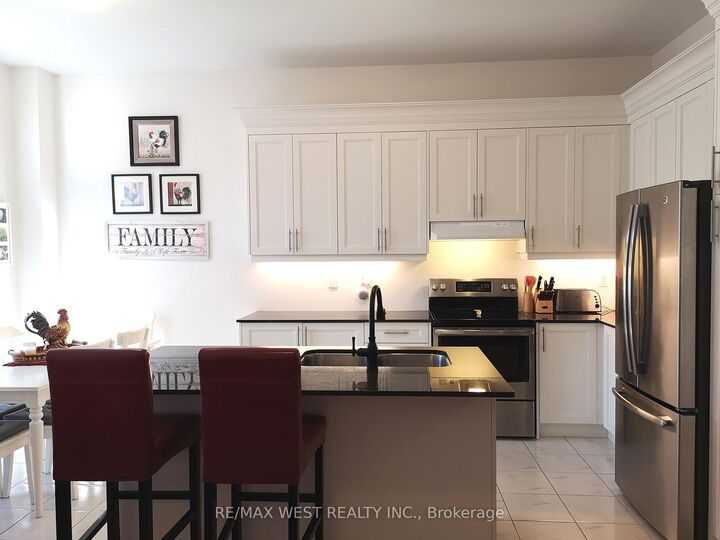 Property Photo:  22 Farewell Avenue  ON L9Z 0H3 