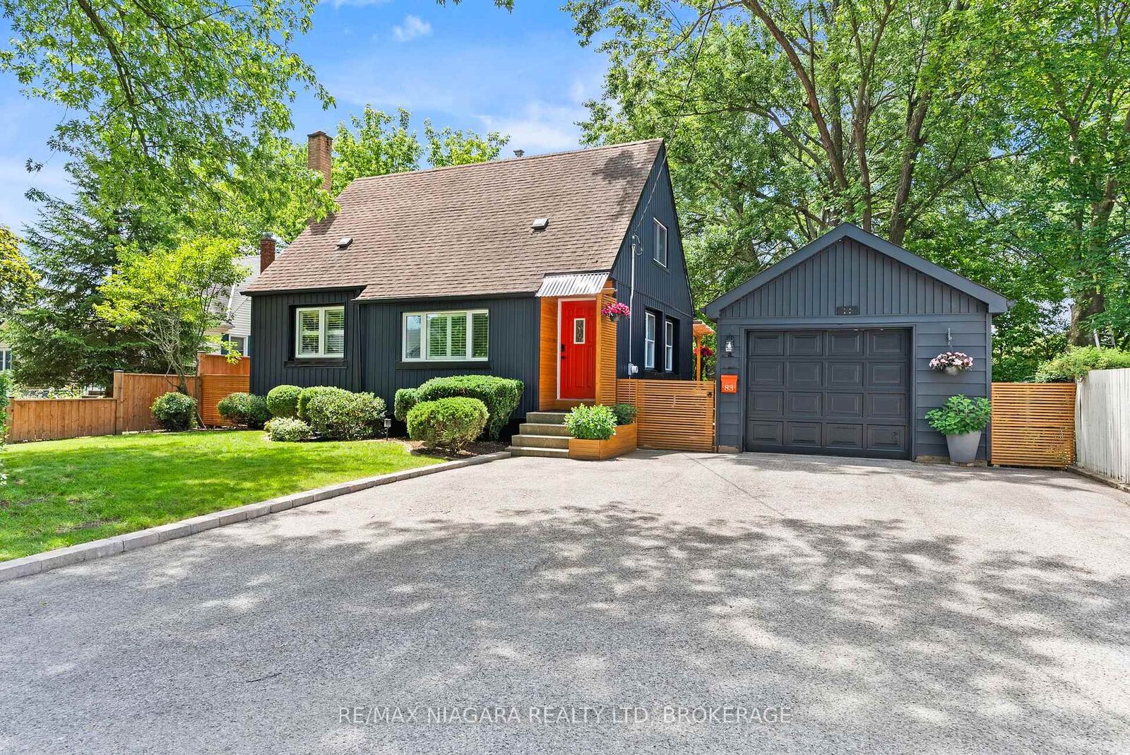 Property Photo:  83 Devon Road  ON L2N 1X5 
