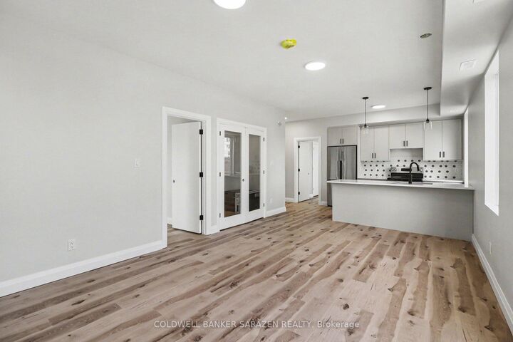 Property Photo:  42 McArthur Avenue 201  ON K1L 6R2 