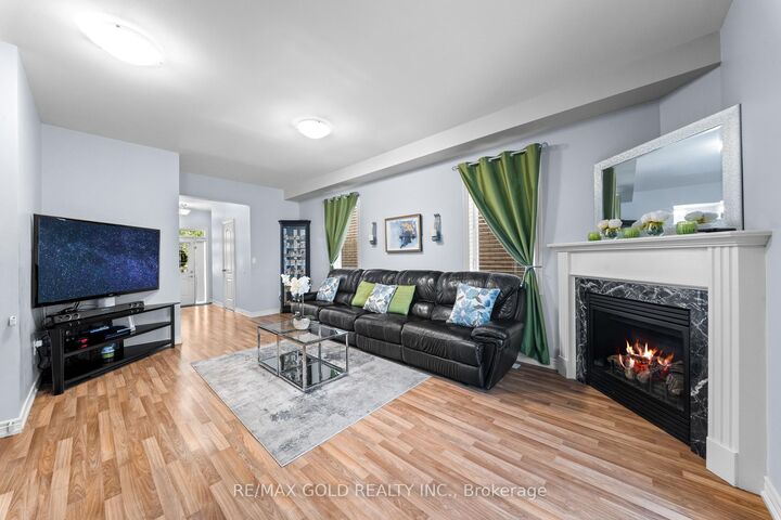 Property Photo: 73 Lesabre Crescent ON L6P 3R4