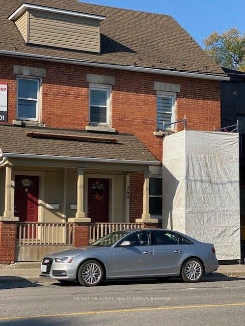 Property Photo:  260 Bronson Avenue Bronson Avenue  ON K1R 6H8 