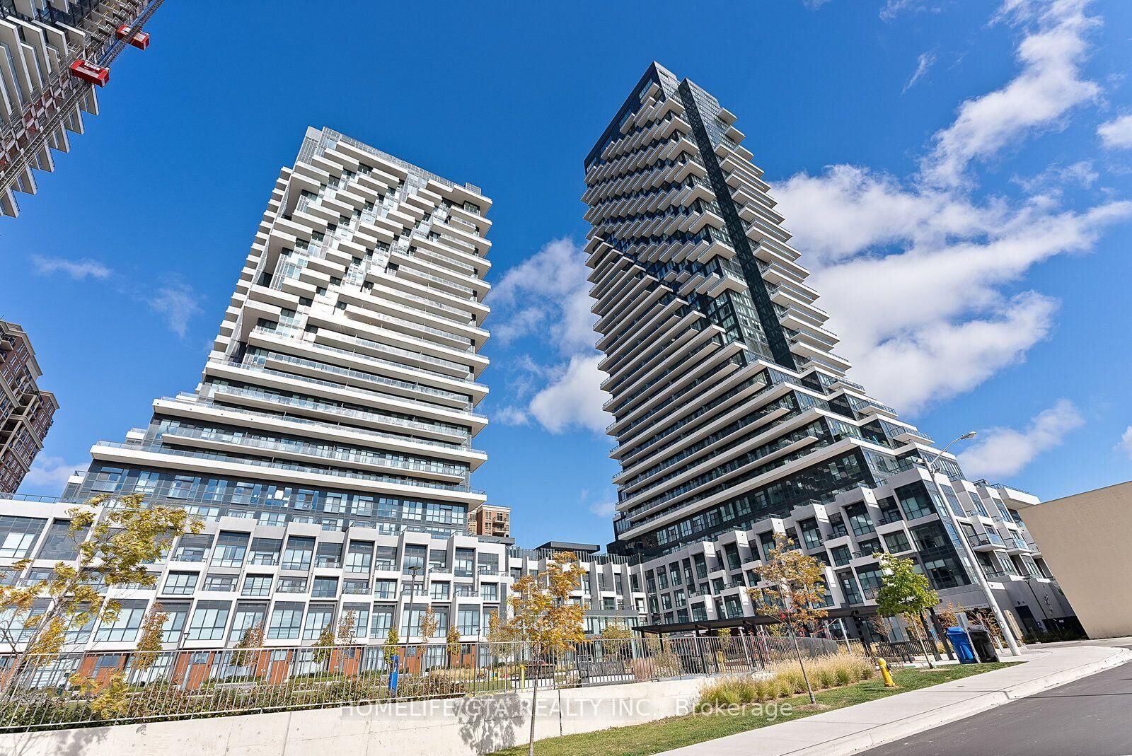 Property Photo:  30 Inn On The Park Drive 3006  ON M3C 0P7 